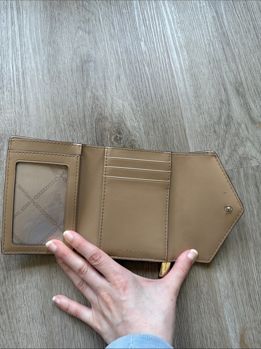 Michael Kors wallet - Picture 3 of 4